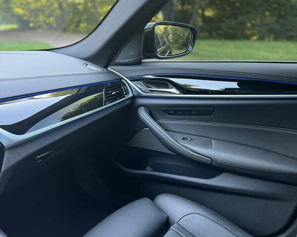 Черный БМВ 5 Серия, объемом двигателя 2 л и пробегом 32 тыс. км за 53900 $, фото 49 на Automoto.ua