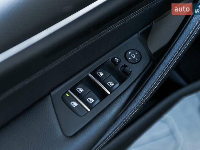 Чорний БМВ 5 Серія, об'ємом двигуна 2 л та пробігом 79 тис. км за 56500 $, фото 28 на Automoto.ua