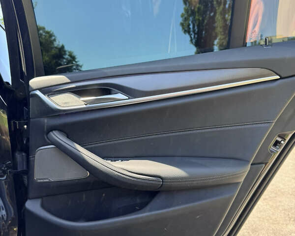 Чорний БМВ 5 Серія, об'ємом двигуна 2 л та пробігом 43 тис. км за 63500 $, фото 25 на Automoto.ua