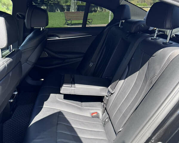 Чорний БМВ 5 Серія, об'ємом двигуна 2 л та пробігом 43 тис. км за 63500 $, фото 27 на Automoto.ua