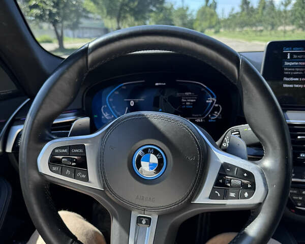 Чорний БМВ 5 Серія, об'ємом двигуна 2 л та пробігом 43 тис. км за 63500 $, фото 9 на Automoto.ua