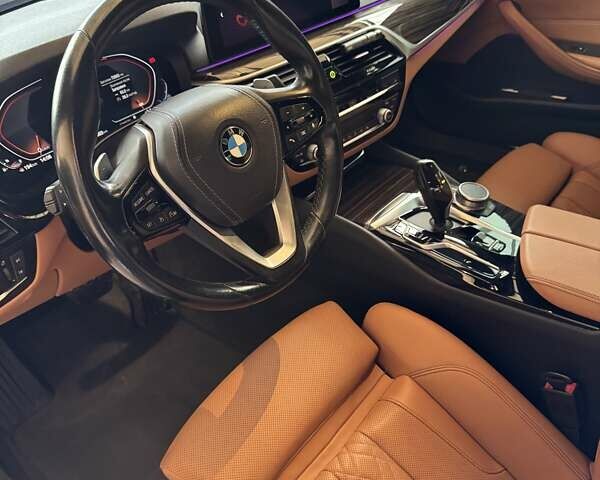 Чорний БМВ 5 Серія, об'ємом двигуна 2 л та пробігом 70 тис. км за 40000 $, фото 26 на Automoto.ua