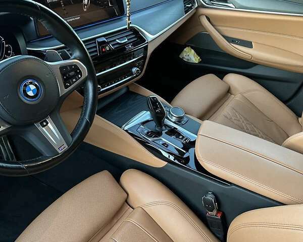 Черный БМВ 5 Серия, объемом двигателя 2 л и пробегом 104 тыс. км за 51000 $, фото 10 на Automoto.ua