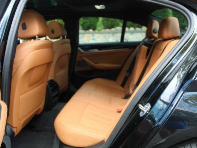 БМВ 5 Серия 2023 в Ивано-Франковске на Automoto.ua Черный БМВ 5 Серия, объемом двигателя 2 л и пробегом 24 тыс. км за 25000 $, фото 2 на Automoto.ua