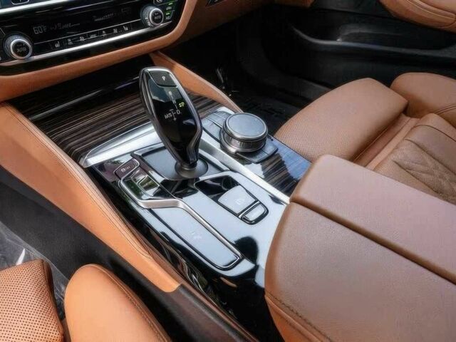 БМВ 5 Серия 2023 в Львове на Automoto.ua Черный БМВ 5 Серия, объемом двигателя 3 л и пробегом 13 тыс. км за 38000 $, фото 12 на Automoto.ua