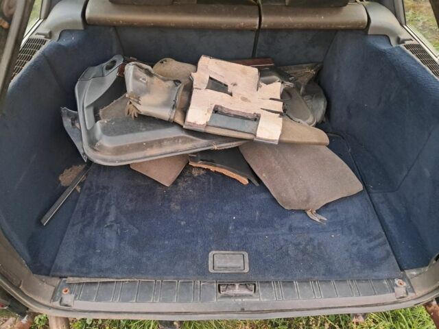 Чорний БМВ 5 Серія, об'ємом двигуна 2.5 л та пробігом 250 тис. км за 1550 $, фото 6 на Automoto.ua