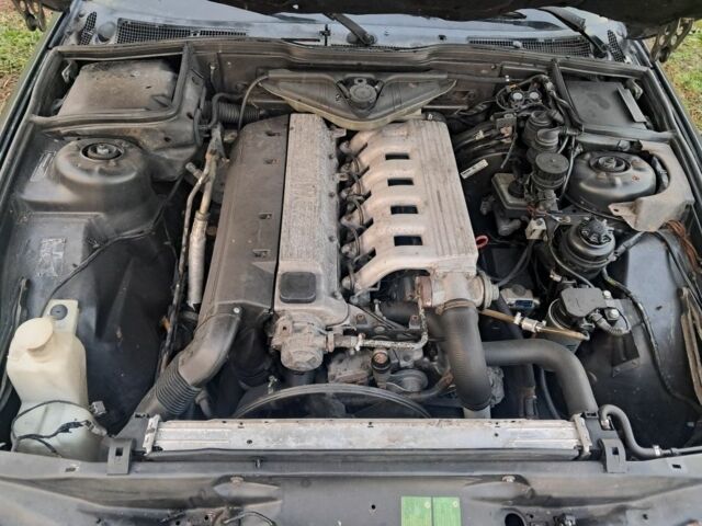 Чорний БМВ 5 Серія, об'ємом двигуна 2.5 л та пробігом 250 тис. км за 1550 $, фото 5 на Automoto.ua