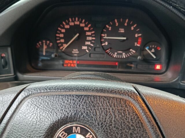 Черный БМВ 5 Серия, объемом двигателя 2.5 л и пробегом 324 тыс. км за 2600 $, фото 4 на Automoto.ua