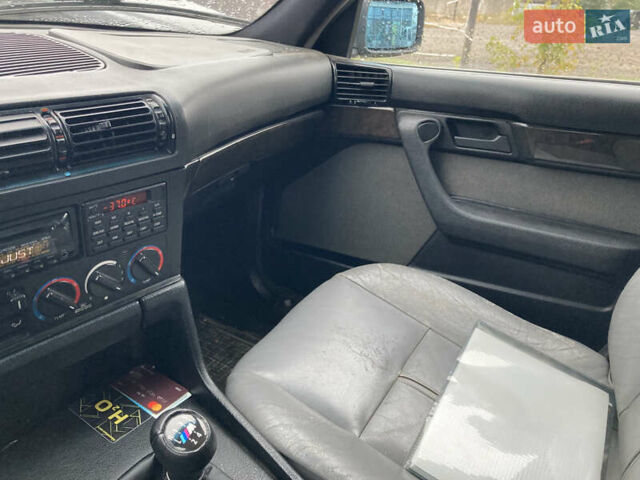 Черный БМВ 5 Серия, объемом двигателя 2.5 л и пробегом 300 тыс. км за 2300 $, фото 5 на Automoto.ua
