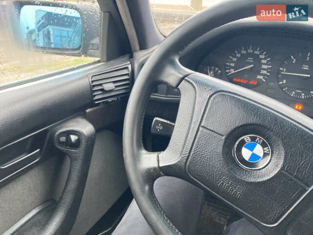 Черный БМВ 5 Серия, объемом двигателя 2.5 л и пробегом 300 тыс. км за 2300 $, фото 6 на Automoto.ua