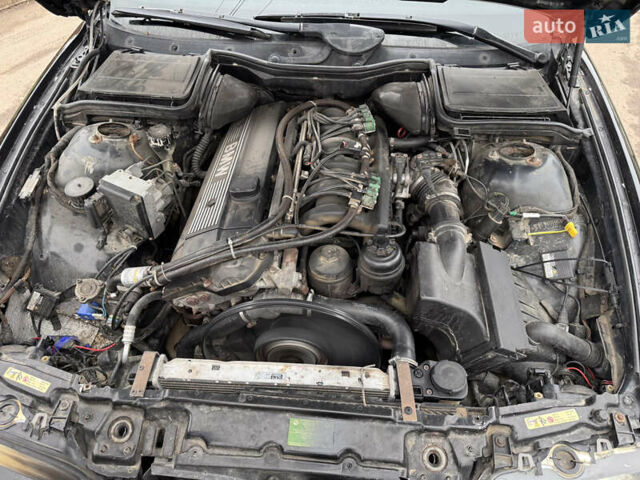 Черный БМВ 5 Серия, объемом двигателя 2.5 л и пробегом 187 тыс. км за 2999 $, фото 19 на Automoto.ua