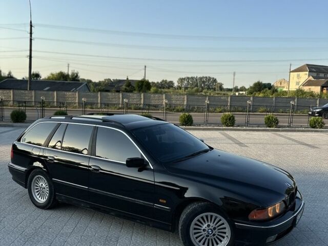 Черный БМВ 5 Серия, объемом двигателя 2 л и пробегом 300 тыс. км за 3299 $, фото 1 на Automoto.ua