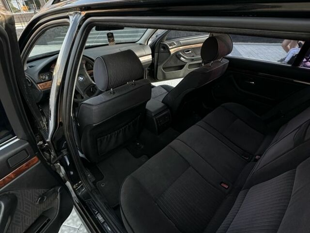 Черный БМВ 5 Серия, объемом двигателя 2 л и пробегом 300 тыс. км за 3299 $, фото 5 на Automoto.ua