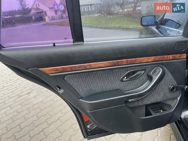 Чорний БМВ 5 Серія, об'ємом двигуна 1.99 л та пробігом 250 тис. км за 2999 $, фото 14 на Automoto.ua