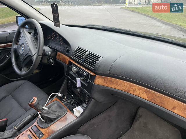 Чорний БМВ 5 Серія, об'ємом двигуна 1.99 л та пробігом 250 тис. км за 2999 $, фото 10 на Automoto.ua