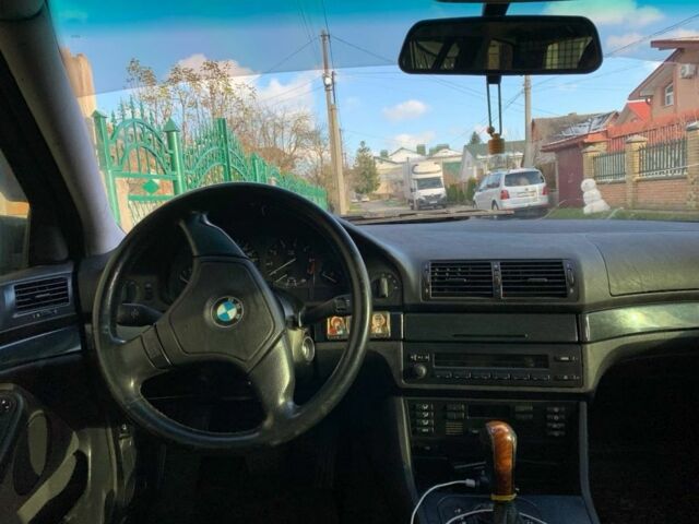Черный БМВ 5 Серия, объемом двигателя 2 л и пробегом 369 тыс. км за 3150 $, фото 5 на Automoto.ua