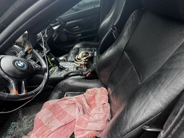 Черный БМВ 5 Серия, объемом двигателя 0 л и пробегом 215 тыс. км за 1599 $, фото 2 на Automoto.ua