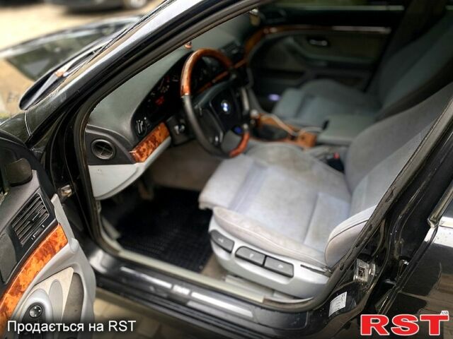 Черный БМВ 5 Серия, объемом двигателя 2.5 л и пробегом 357 тыс. км за 3000 $, фото 4 на Automoto.ua