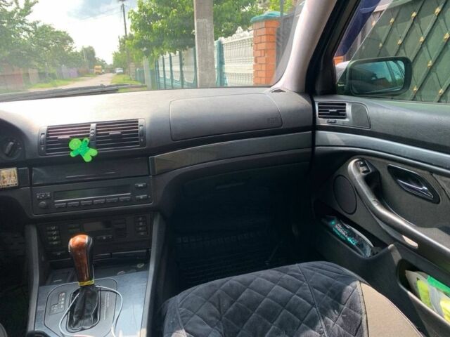 Черный БМВ 5 Серия, объемом двигателя 2 л и пробегом 369 тыс. км за 3150 $, фото 1 на Automoto.ua