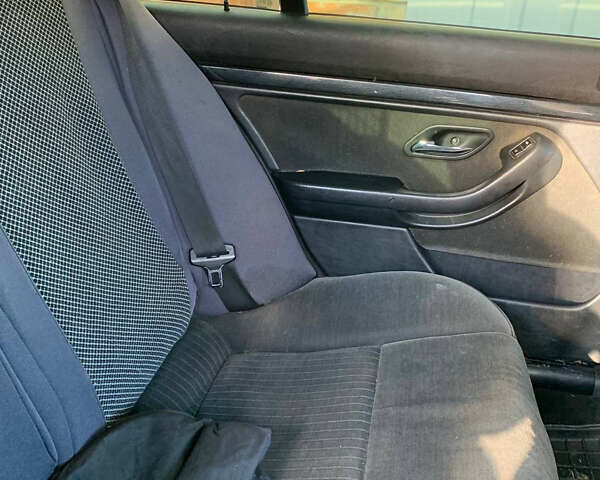 Черный БМВ 5 Серия, объемом двигателя 1.99 л и пробегом 369 тыс. км за 3150 $, фото 10 на Automoto.ua