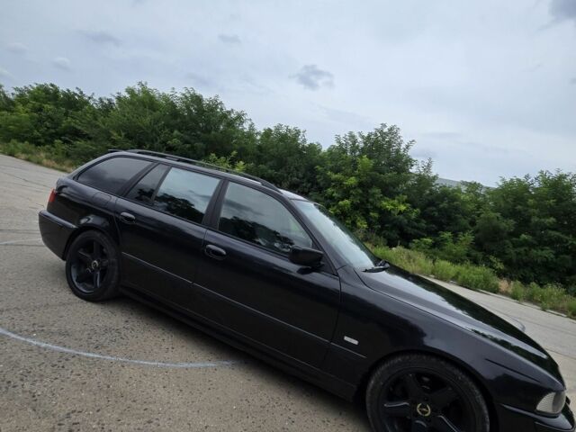 Черный БМВ 5 Серия, объемом двигателя 3 л и пробегом 315 тыс. км за 5500 $, фото 7 на Automoto.ua