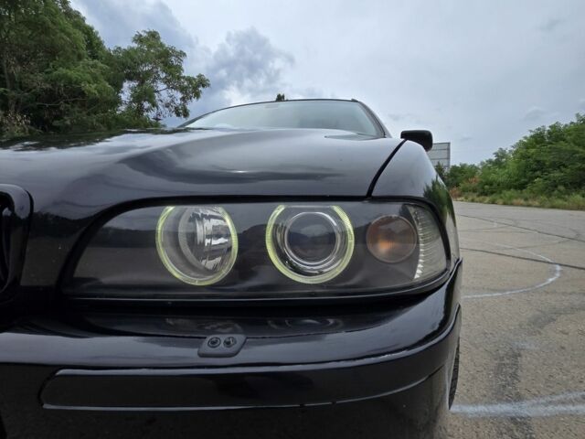 Черный БМВ 5 Серия, объемом двигателя 3 л и пробегом 315 тыс. км за 5500 $, фото 2 на Automoto.ua