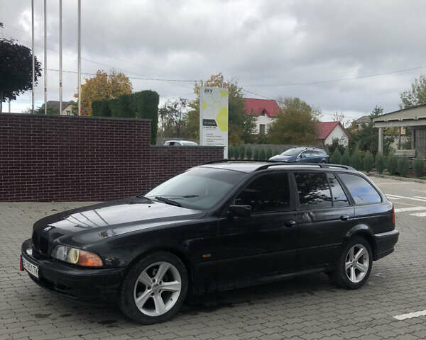 Черный БМВ 5 Серия, объемом двигателя 2.99 л и пробегом 250 тыс. км за 2999 $, фото 1 на Automoto.ua