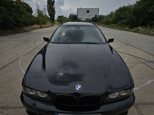 Черный БМВ 5 Серия, объемом двигателя 3 л и пробегом 315 тыс. км за 5500 $, фото 1 на Automoto.ua