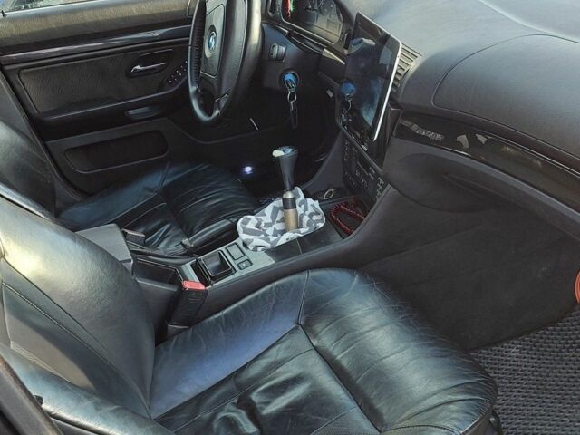 Чорний БМВ 5 Серія, об'ємом двигуна 2.2 л та пробігом 398 тис. км за 5000 $, фото 8 на Automoto.ua