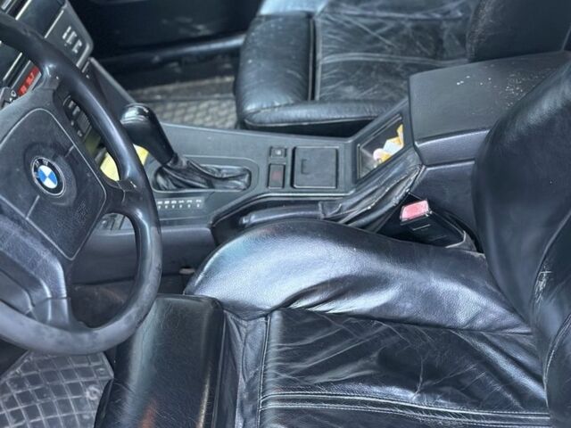 Черный БМВ 5 Серия, объемом двигателя 2.5 л и пробегом 300 тыс. км за 1400 $, фото 6 на Automoto.ua