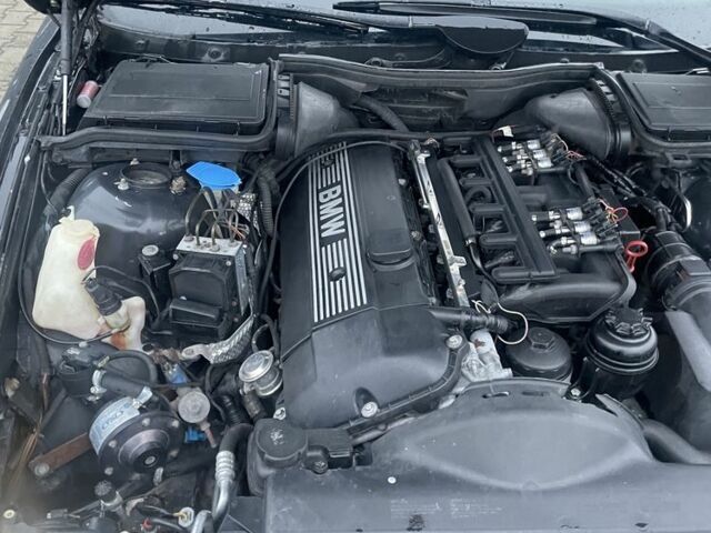 Чорний БМВ 5 Серія, об'ємом двигуна 2.5 л та пробігом 3 тис. км за 4499 $, фото 7 на Automoto.ua