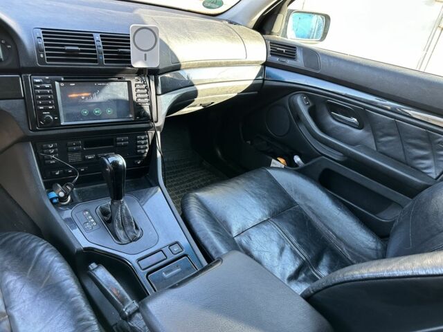 Черный БМВ 5 Серия, объемом двигателя 2.5 л и пробегом 301 тыс. км за 3000 $, фото 4 на Automoto.ua