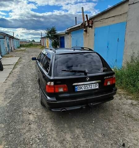 Черный БМВ 5 Серия, объемом двигателя 2.5 л и пробегом 440 тыс. км за 4700 $, фото 1 на Automoto.ua