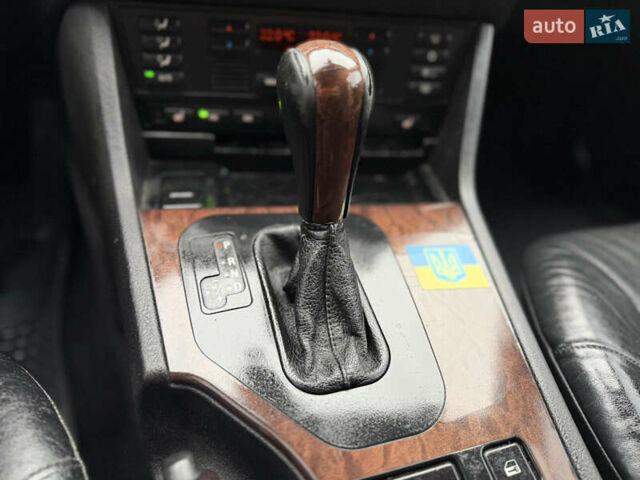 Чорний БМВ 5 Серія, об'ємом двигуна 2.5 л та пробігом 300 тис. км за 5000 $, фото 39 на Automoto.ua