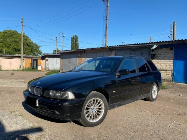 Черный БМВ 5 Серия, объемом двигателя 2.5 л и пробегом 301 тыс. км за 3000 $, фото 1 на Automoto.ua