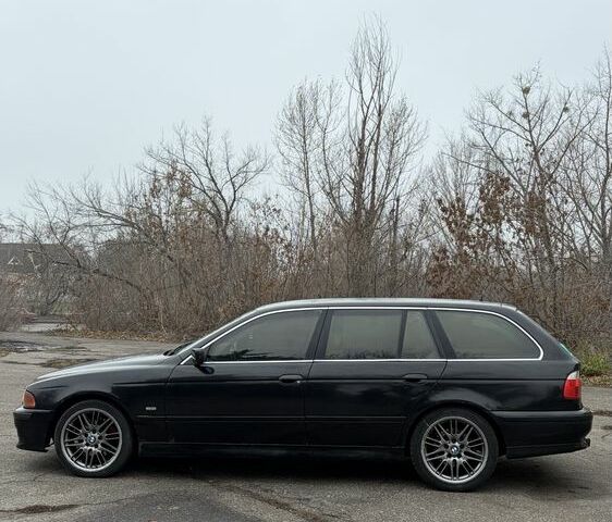 Черный БМВ 5 Серия, объемом двигателя 2.9 л и пробегом 300 тыс. км за 2800 $, фото 1 на Automoto.ua