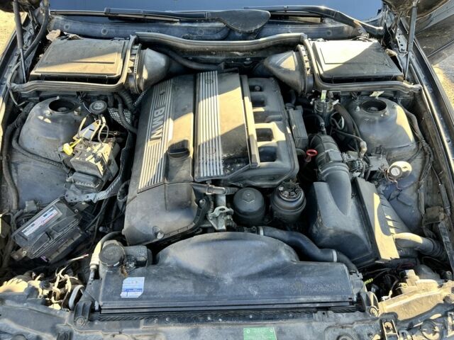 Черный БМВ 5 Серия, объемом двигателя 2.5 л и пробегом 301 тыс. км за 3000 $, фото 9 на Automoto.ua