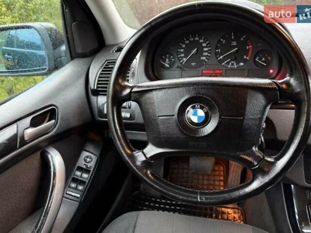 Черный БМВ 5 Серия, объемом двигателя 0 л и пробегом 350 тыс. км за 3300 $, фото 1 на Automoto.ua