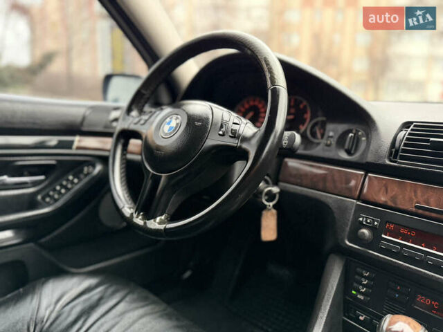 Чорний БМВ 5 Серія, об'ємом двигуна 2.5 л та пробігом 300 тис. км за 5000 $, фото 34 на Automoto.ua