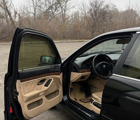 Черный БМВ 5 Серия, объемом двигателя 2.9 л и пробегом 300 тыс. км за 2800 $, фото 7 на Automoto.ua