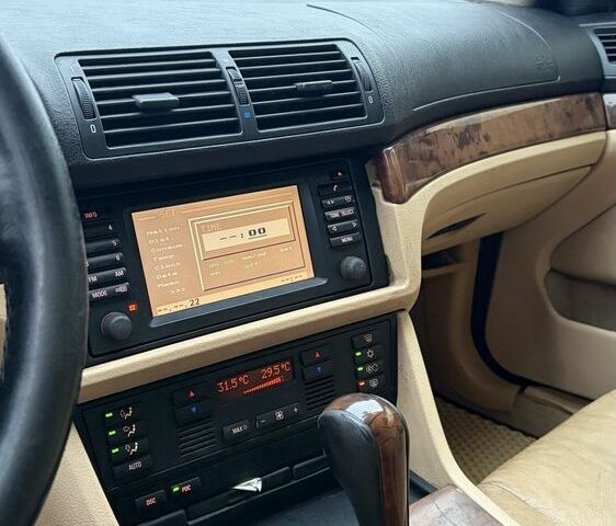 Черный БМВ 5 Серия, объемом двигателя 2.9 л и пробегом 300 тыс. км за 2800 $, фото 8 на Automoto.ua