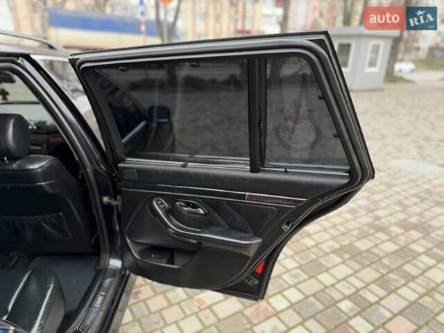 Чорний БМВ 5 Серія, об'ємом двигуна 2.5 л та пробігом 300 тис. км за 5000 $, фото 56 на Automoto.ua