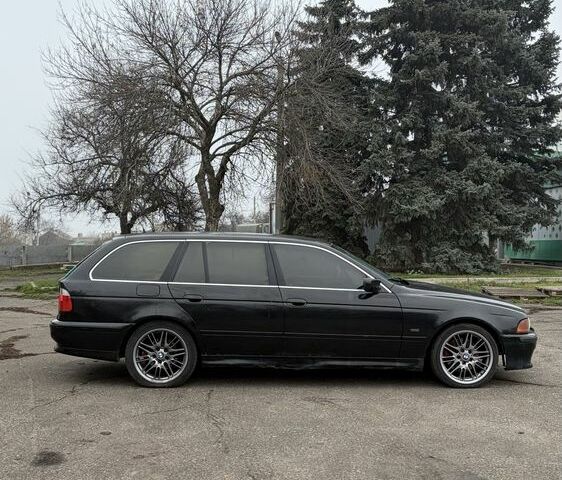 Черный БМВ 5 Серия, объемом двигателя 2.9 л и пробегом 300 тыс. км за 2800 $, фото 4 на Automoto.ua