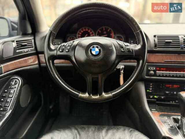 Чорний БМВ 5 Серія, об'ємом двигуна 2.5 л та пробігом 300 тис. км за 5000 $, фото 33 на Automoto.ua