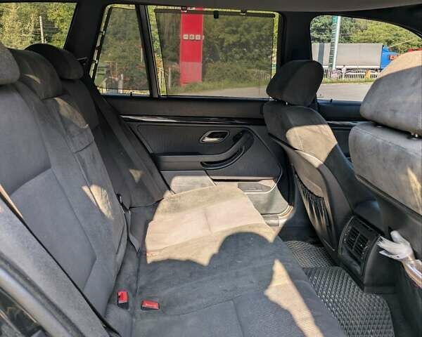 Чорний БМВ 5 Серія, об'ємом двигуна 3 л та пробігом 367 тис. км за 6800 $, фото 16 на Automoto.ua