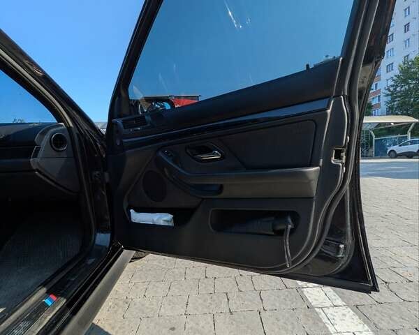 Чорний БМВ 5 Серія, об'ємом двигуна 3 л та пробігом 367 тис. км за 6800 $, фото 14 на Automoto.ua