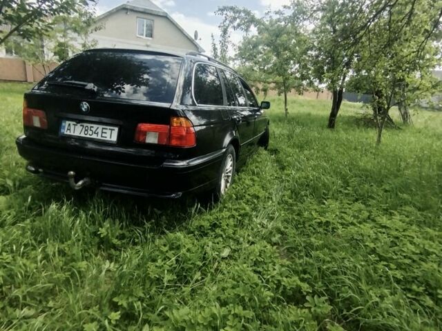 Чорний БМВ 5 Серія, об'ємом двигуна 2 л та пробігом 300 тис. км за 3200 $, фото 1 на Automoto.ua