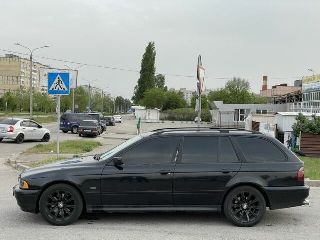 Черный БМВ 5 Серия, объемом двигателя 3 л и пробегом 300 тыс. км за 5900 $, фото 2 на Automoto.ua