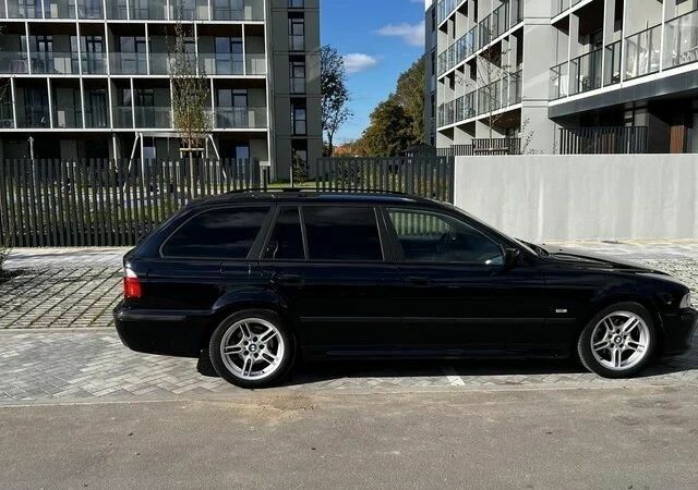 Чорний БМВ 5 Серія, об'ємом двигуна 3 л та пробігом 315 тис. км за 2900 $, фото 4 на Automoto.ua