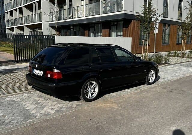 Чорний БМВ 5 Серія, об'ємом двигуна 3 л та пробігом 315 тис. км за 2900 $, фото 3 на Automoto.ua